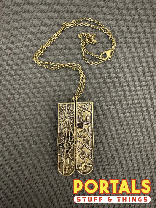 数量限定 707号室(ナナマルナナ) 古鍵ペア 金属 刻印 アンティークキー Grimm: One of the Seven Keys Replica Pendant – Portals Games & Comics
