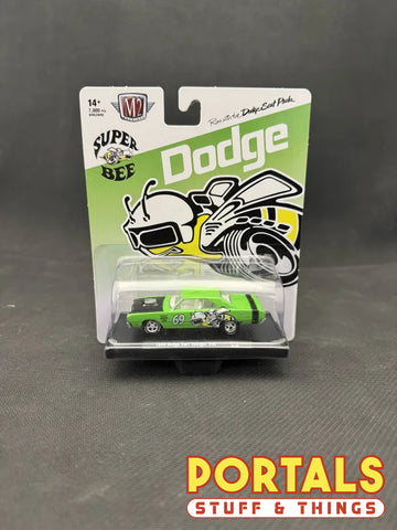 M2 Machines Super Bee 1969 Dodge Dart Swinger 340 Die-Cast Toy Car