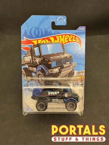 Hot Wheels Mercedes-Benz Unimog 1300