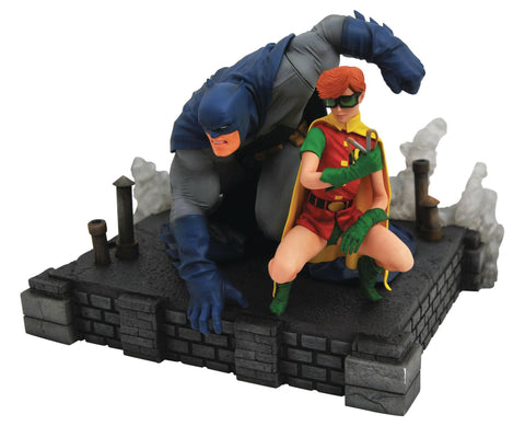 DC Gallery: The Dark Knight Returns - Batman & Robin Statue